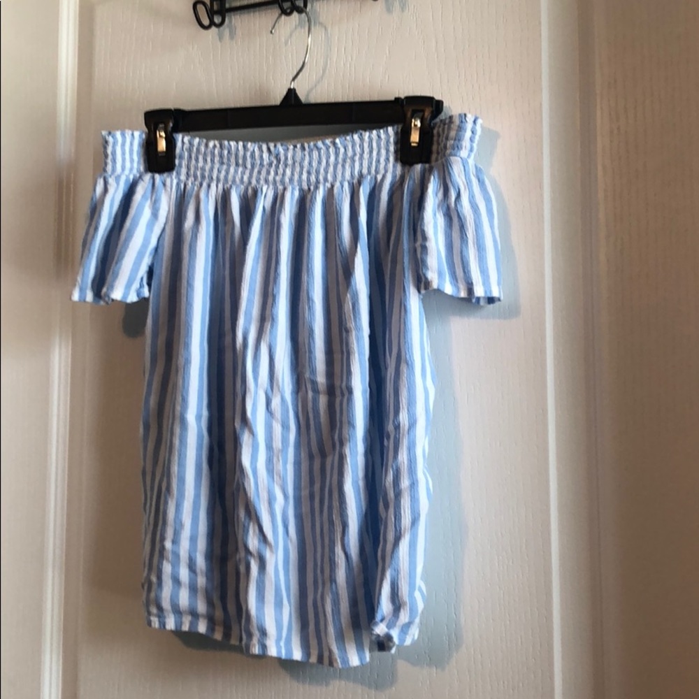 Old Navy. Off the shoulder top